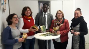 Cornelia Fingerloos präsentiert Ergebnisse aus der DWO Schreibwerkstatt