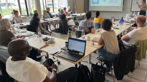 Beraterinnen und Berater bei der Fortbildung zur Lobbyarbeit in Frankfurt am Main